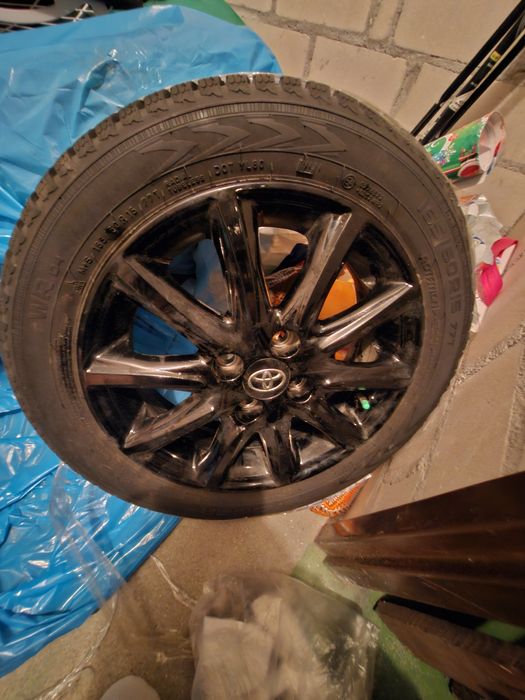Komplet oryginalne felgi plus opony Toyota Aygo II