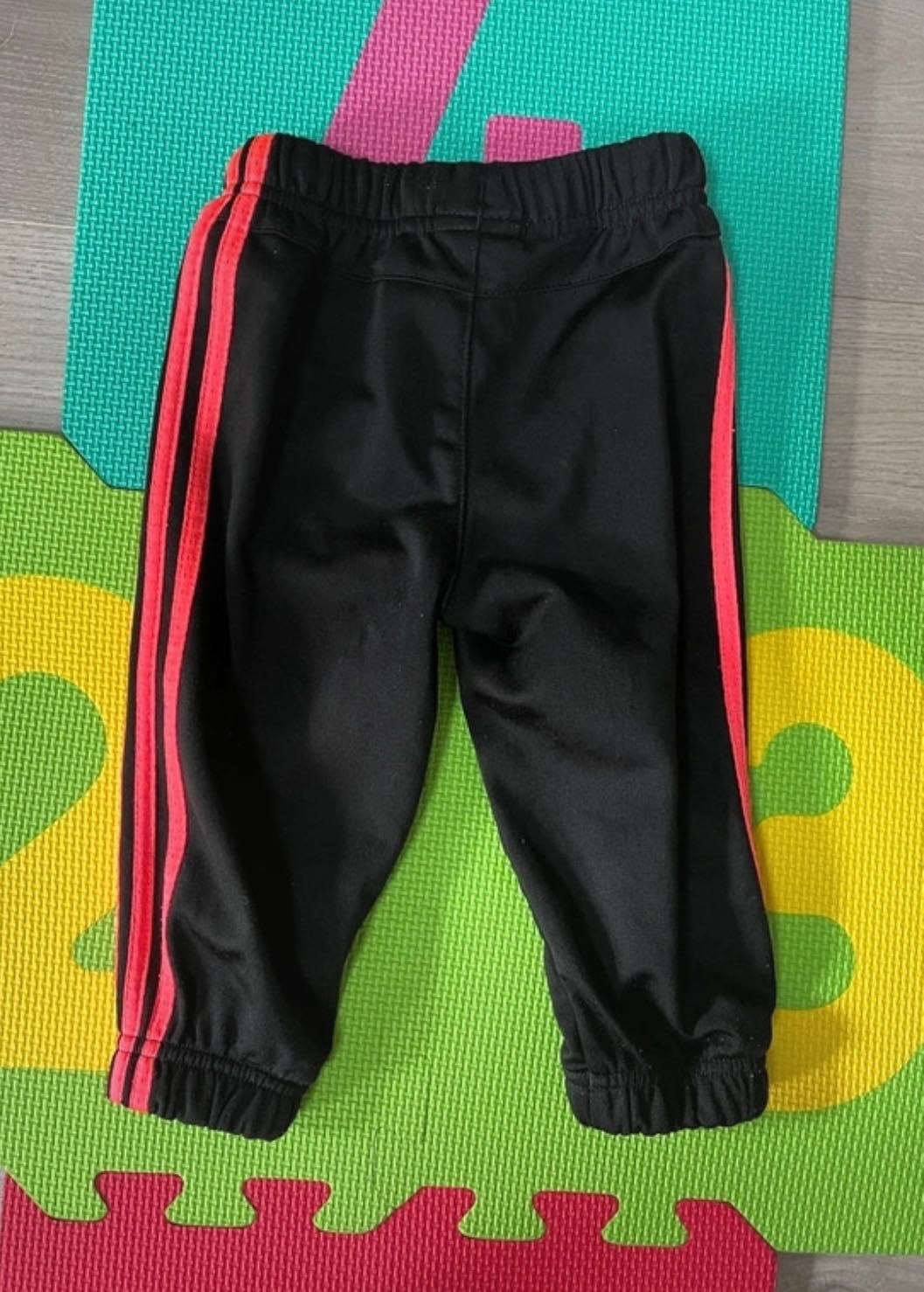 Spodnie Adidas 80 9-12 msc dla dziewczynki materiałowe czarne różowe