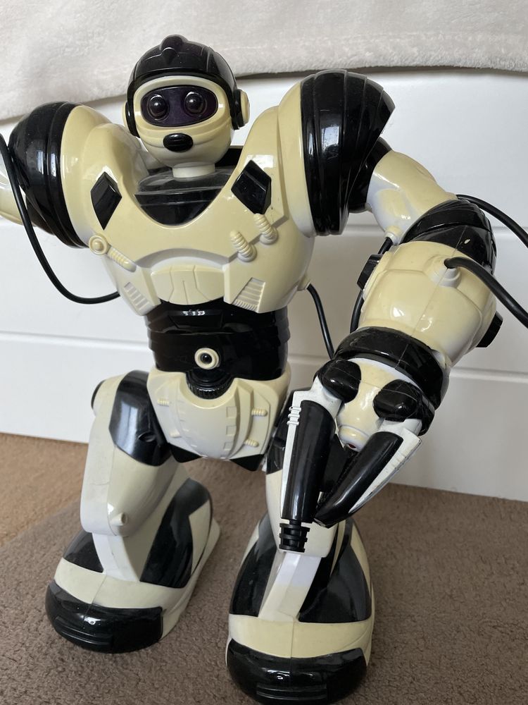 Большой Робот 37 см Robosapien Wowwee с пультом