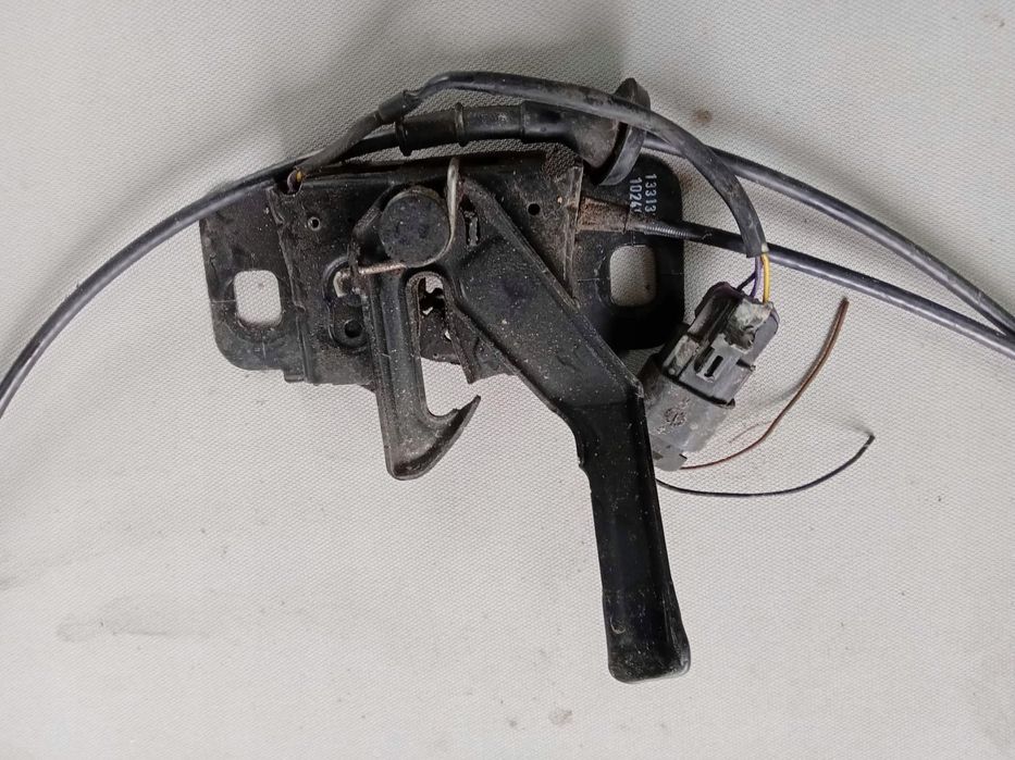 zamek maski z linką ford c-max lift 2012