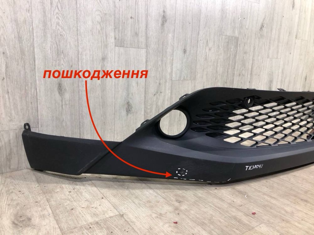 Бампер передний Решетка средняя Toyota C-HR ( 2016 - 2019 г.) решітка