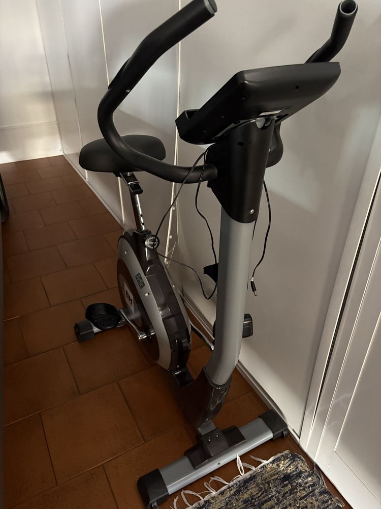 Bicicleta exercicio  BH