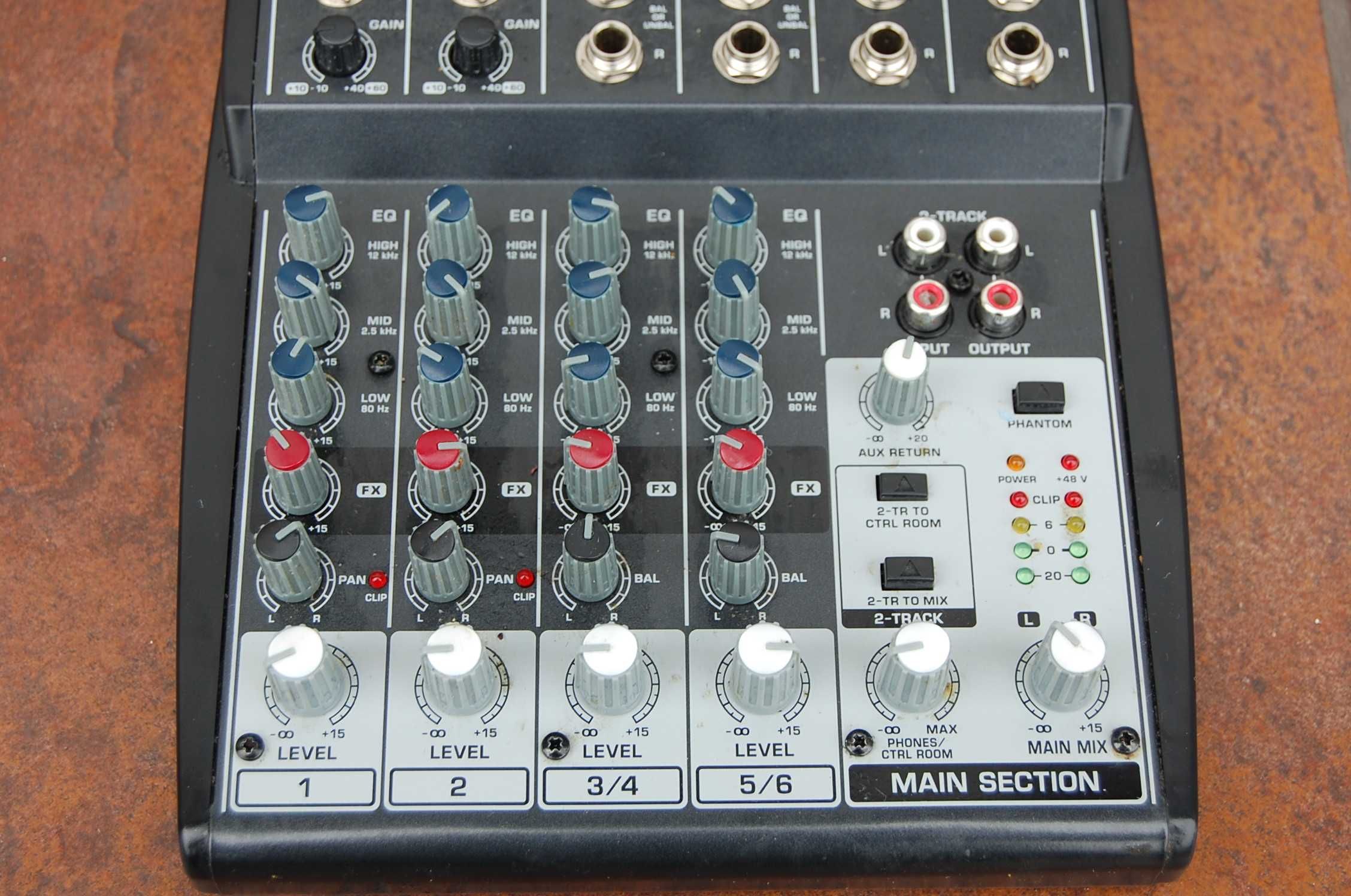 Mikser Behringer Xenyx 802 8 - kanałowy