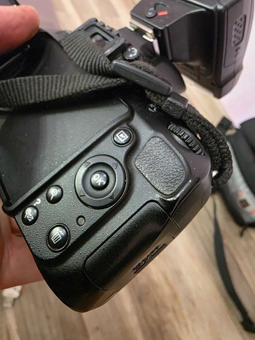 Nikon D5100 AF-S 18-105 G ED VR