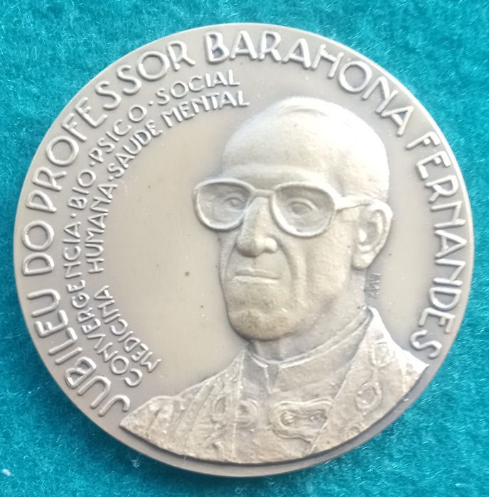 Medalha jubileu Prof. Barahona Fernandes