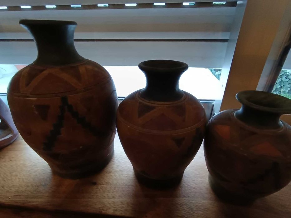 conjunto 3 jarras artesanato coloridas