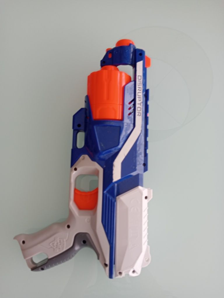 Nerf em excelente estado com pack de 30 balas.