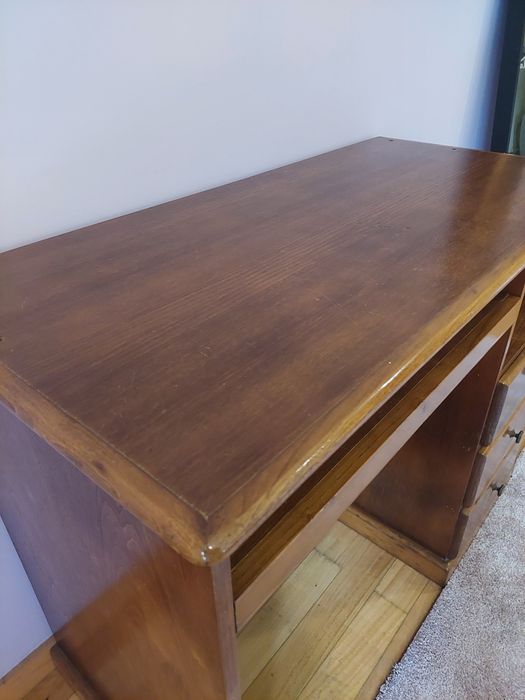 Secretária em madeira maciça castanha