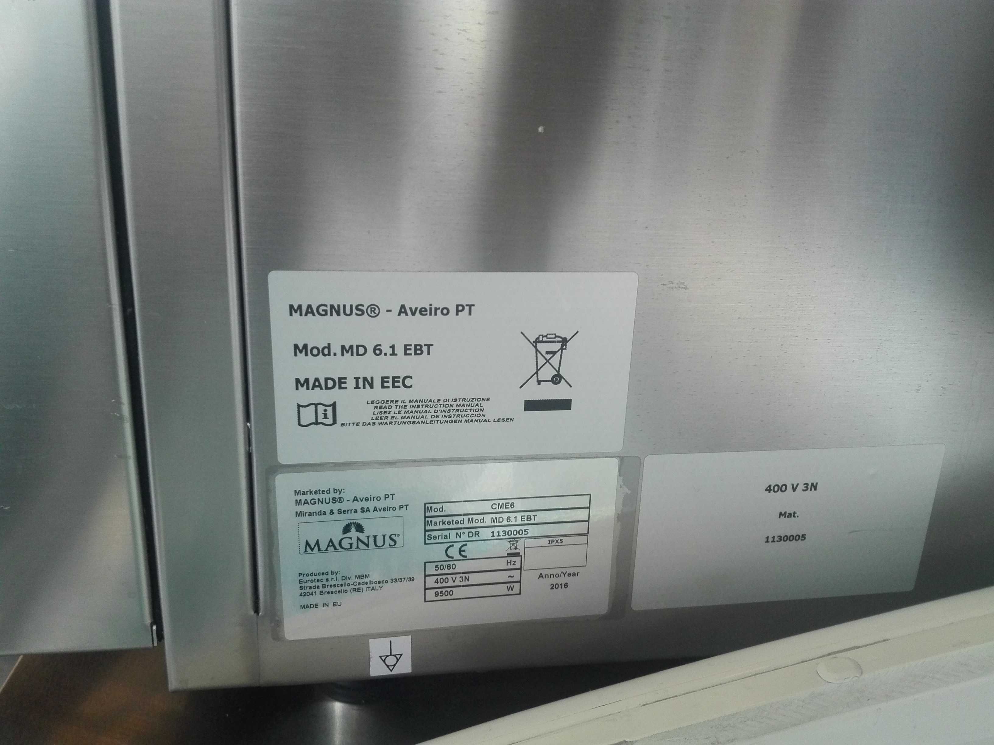 Forno Magnus convector com bancada.