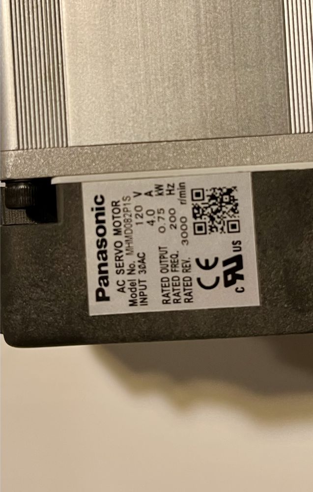 Serwomotor / Servo motor Panasonic typ MHMD082P1S