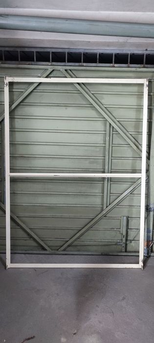 Cama de ferro antiga