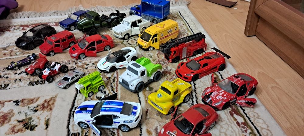 Машинки металеві лот набір