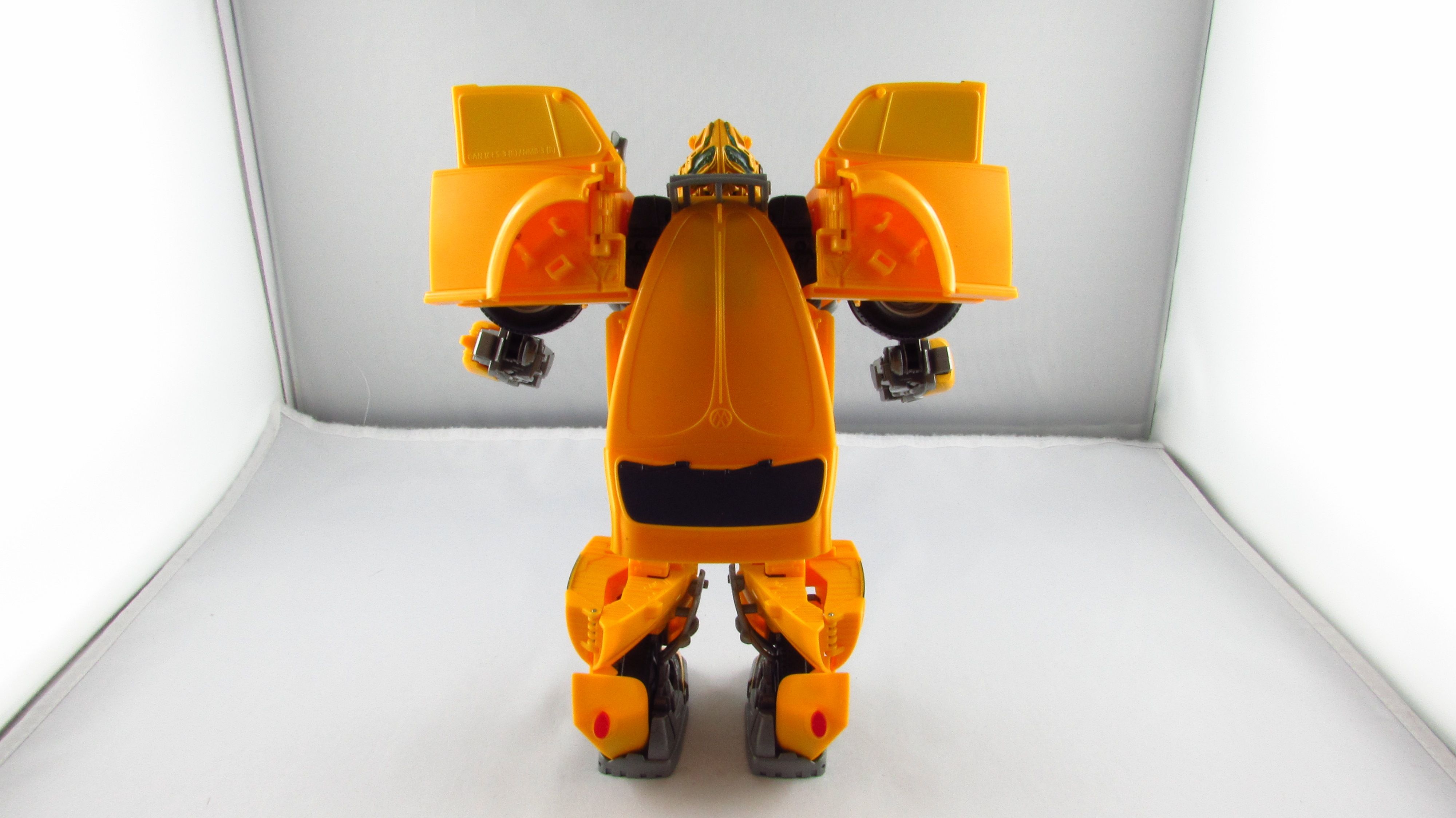 HASBRO Transformers MV6 Power Charge Bumblebee Figurka Interaktywna 2