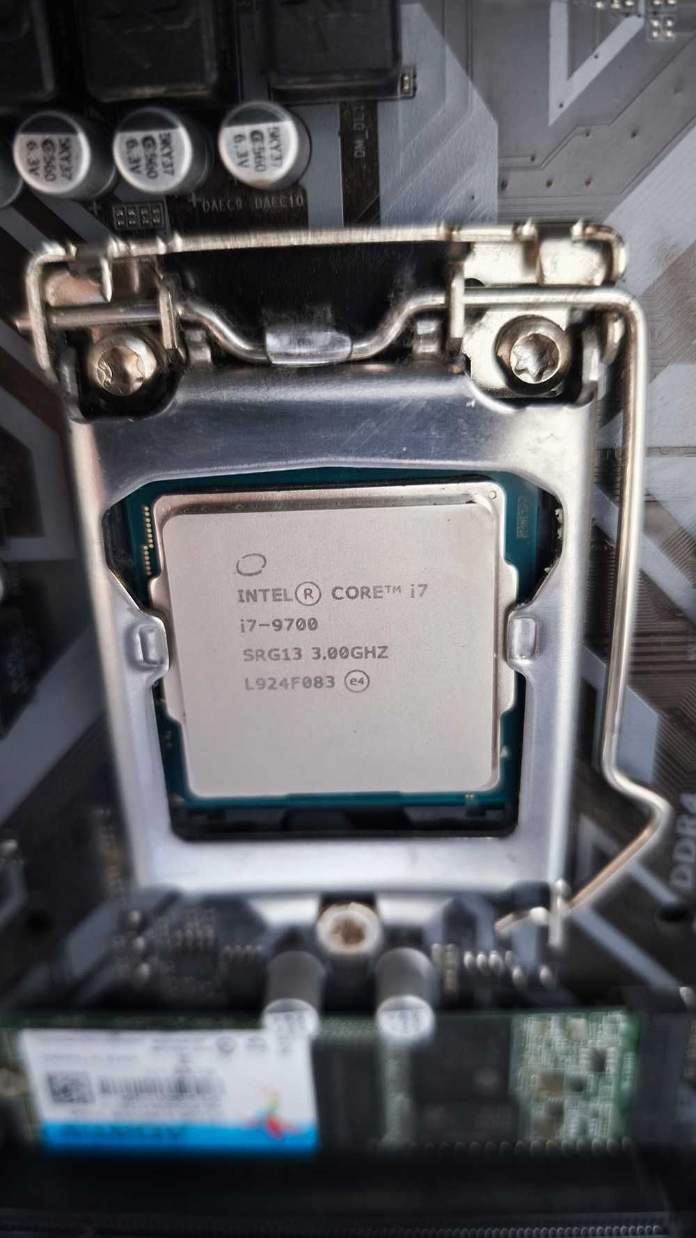 Komputer Intel i7 9700 RAM 32 GB SSD 512GB  ATX Chieftec ORG WINOWS 10