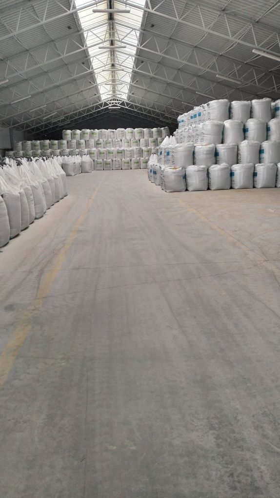 PRODUCENT Wapno magnezowe i weglanowe granulowane Czarna kreda