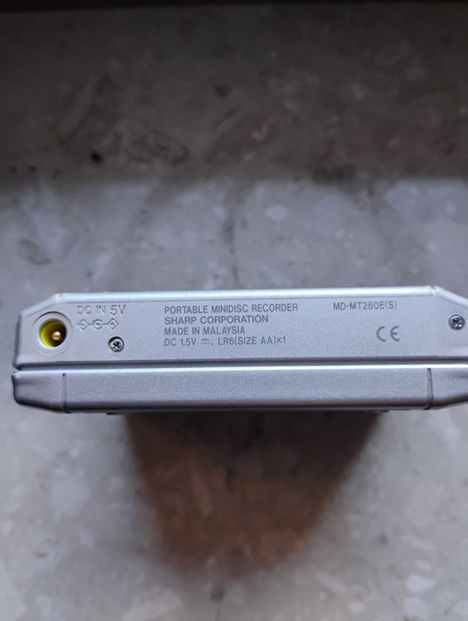 SharpMDMT280E przenośny mini odtwarzacz dysków