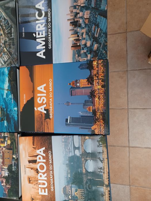 Livros "Geografia de Portugal" e "Geografia do Mundo"