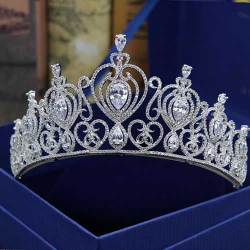 Tiaras e Coroas para Noivas. Varios modelos Acessórios Cabelo.