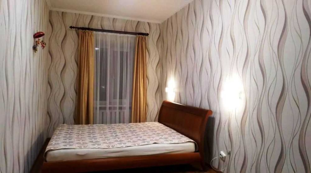 Трехкомнатная квартира в центре Одессы