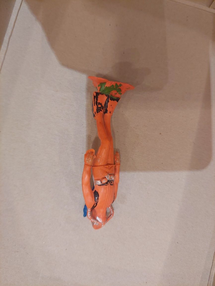 Raro boneco mergulhador