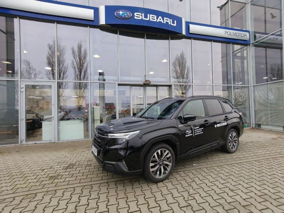 Subaru Forester 2.0i e-Boxer Platinum samochód demo salon polska pełne wyposażenie