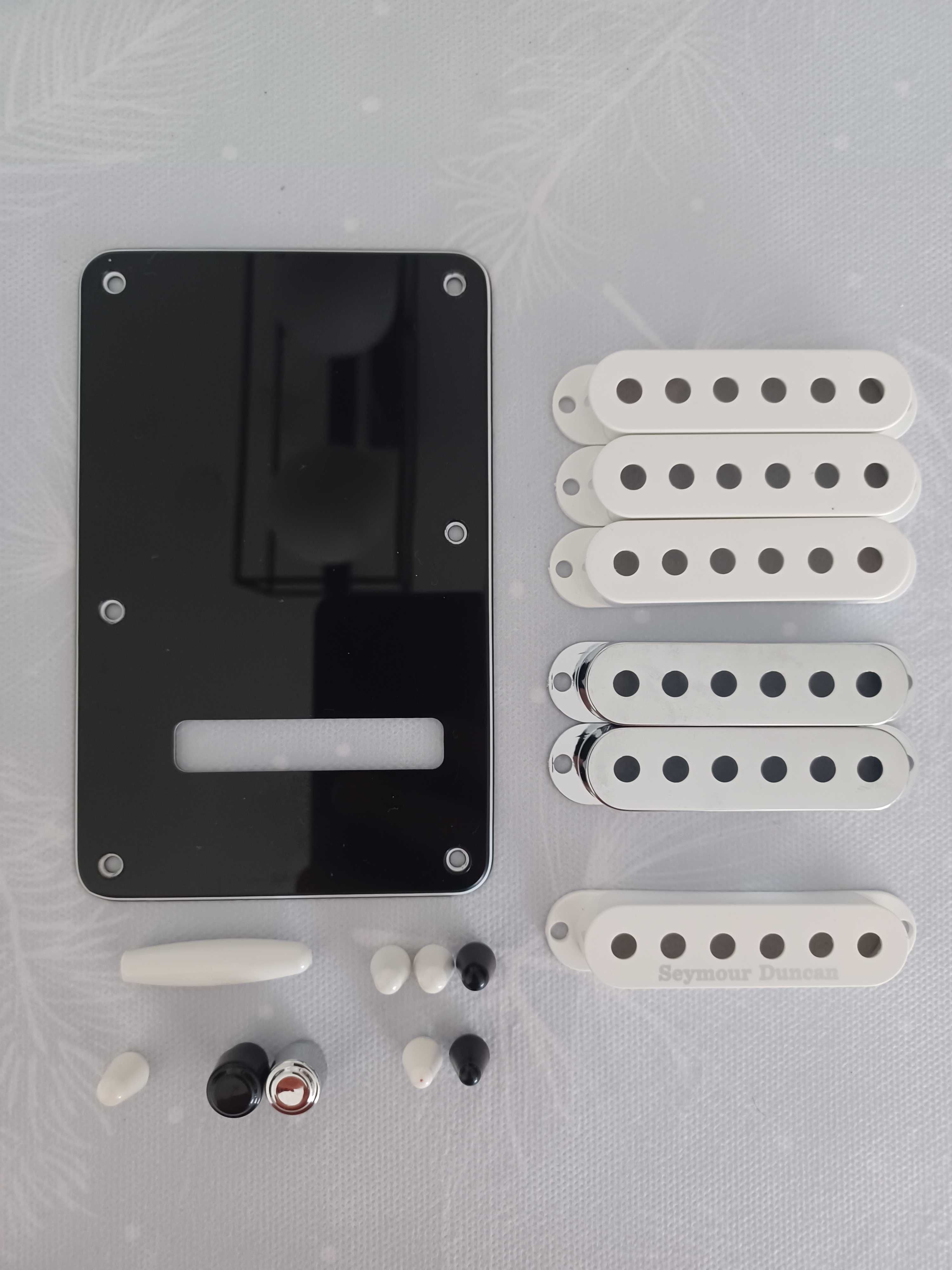Diversas peças de susbtituição  para guitarra - plástico