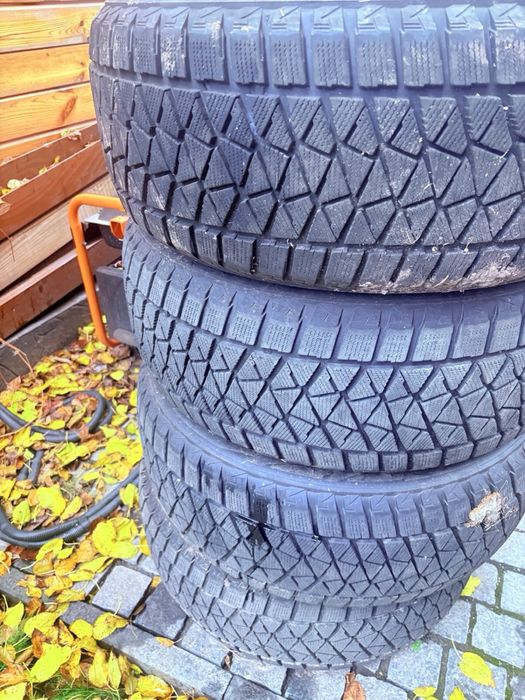 Bridgestone Blizzak 275/55 r20