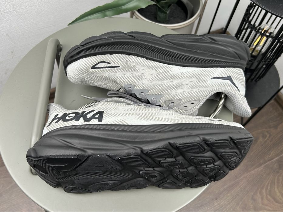 Оригінал! Кросівки Hoka Clifton 9 43 розмір М05779