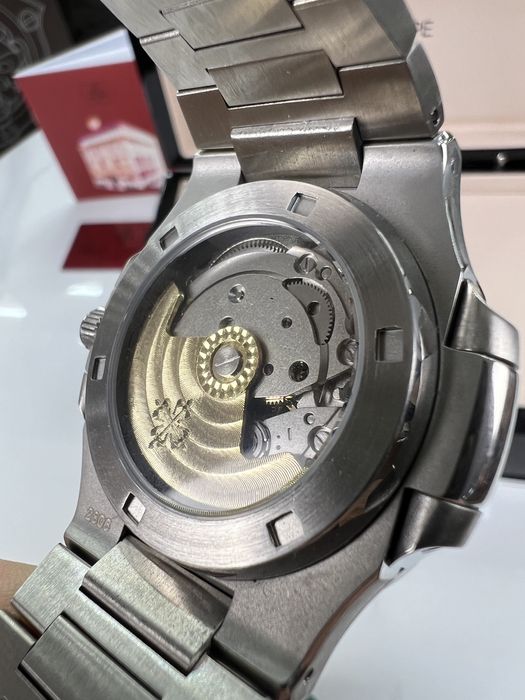 Годинник Patek Philippe Nautilus 40mm Silver Brown