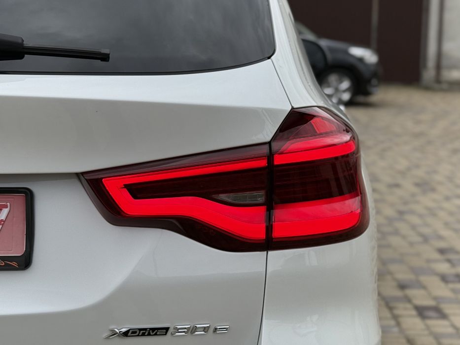 Продаю BMW x3 плагін-гібрид .