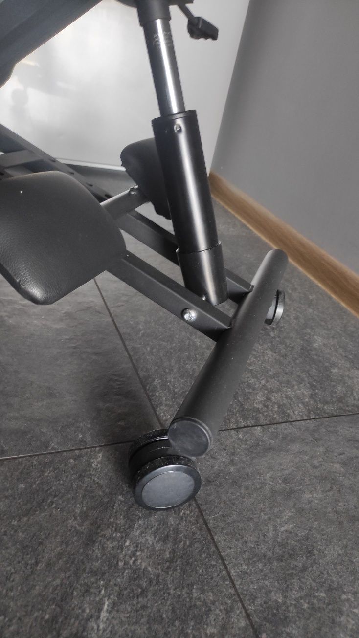 Klękosiad Ruckenflex – ergonomiczne krzesło klęczne z oparciem