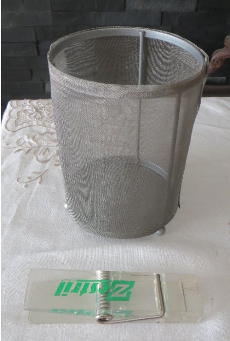 Porta Lápis em arame, armação metal + mola grande