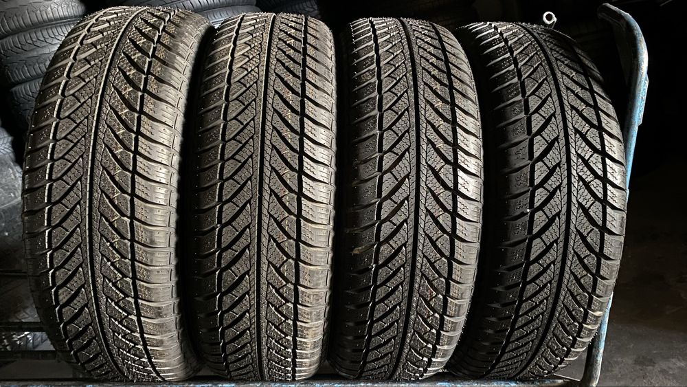 Шини нові 205/60/16 - 4шт Goodyear UltraGrip Performence 2 зима