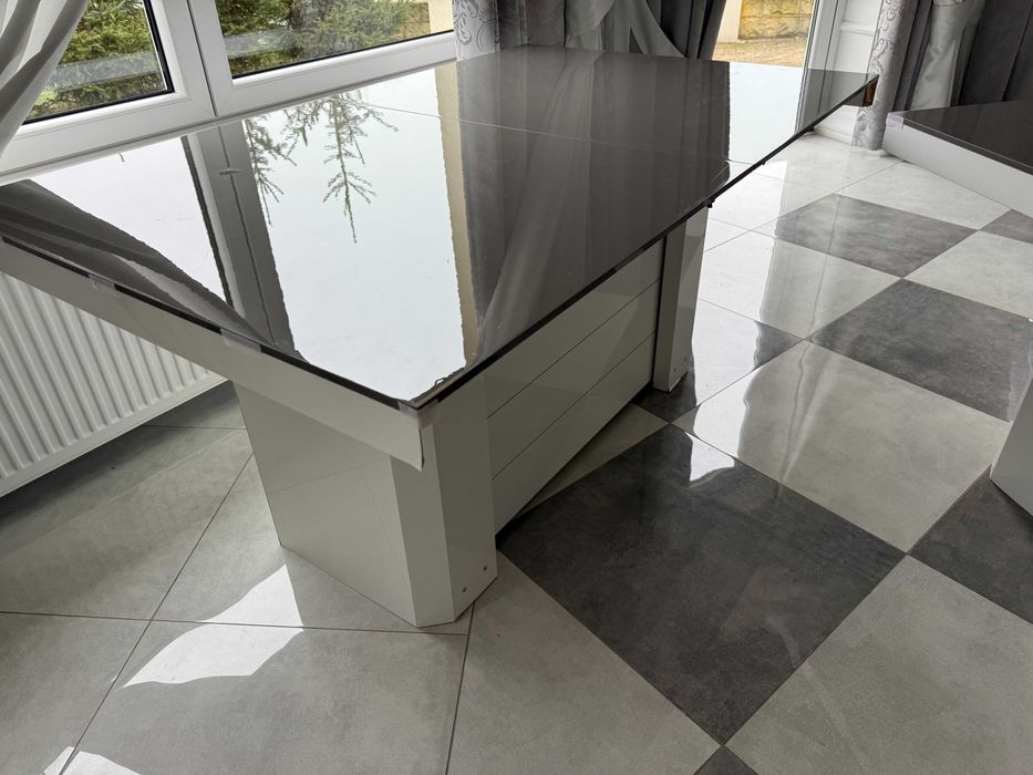 Sprzedam stół rozkładany biały lakierowany