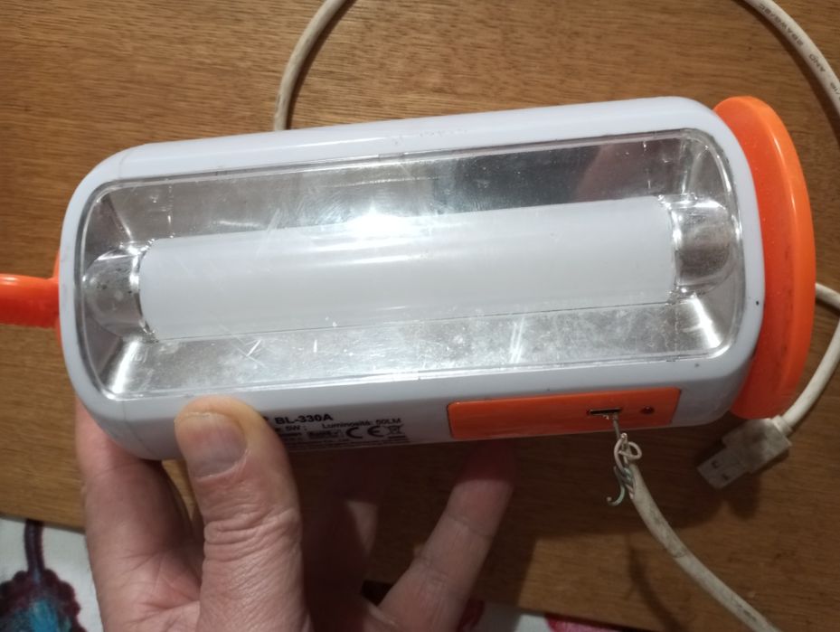 Електричний ліхтарик. Ремонт.