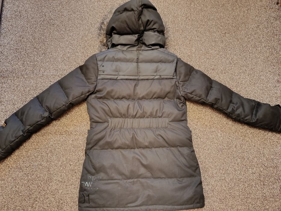 Продам пуховик куртка верхняя одежда зимняя ветровка