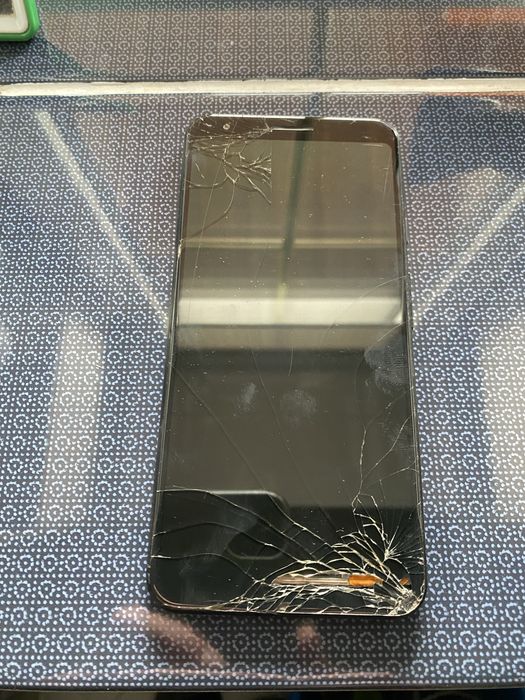 Смартфон на запчастини Google Pixel 3a xl g020b 4/64gb