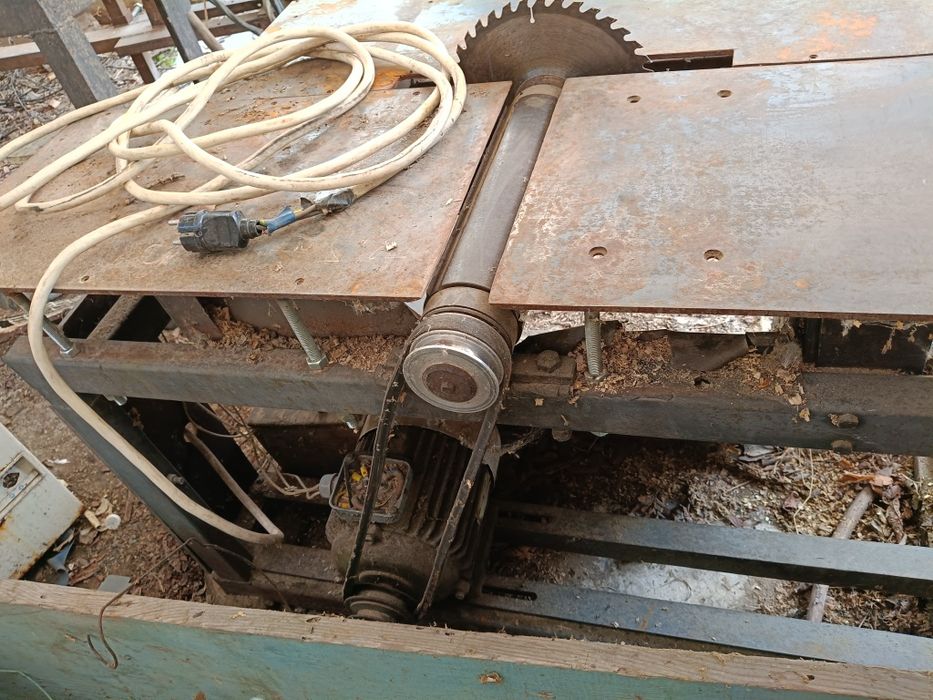 Станок распиловочный циркуляра+фуганок