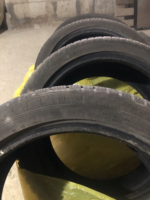 Зимові шини 235/45r18