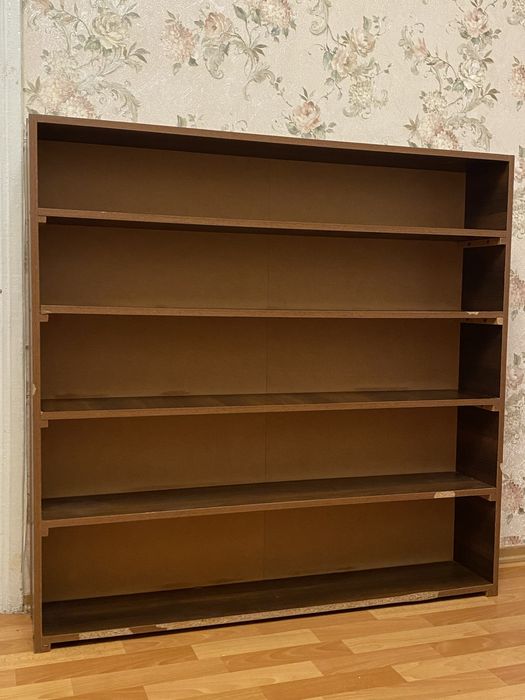 Полка на стіну чи на пол