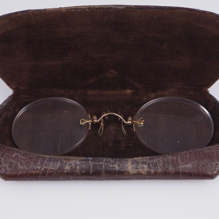Stare okulary binokle w etui Optiker Bielitz - Bielsko