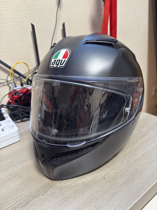 Продам мотошлем agv