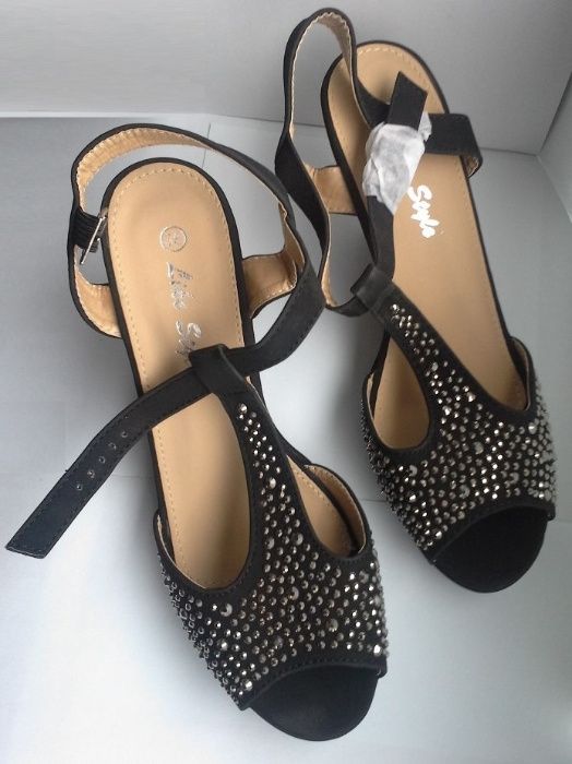 Sapatos Pretos de Senhora Like Style - Novos