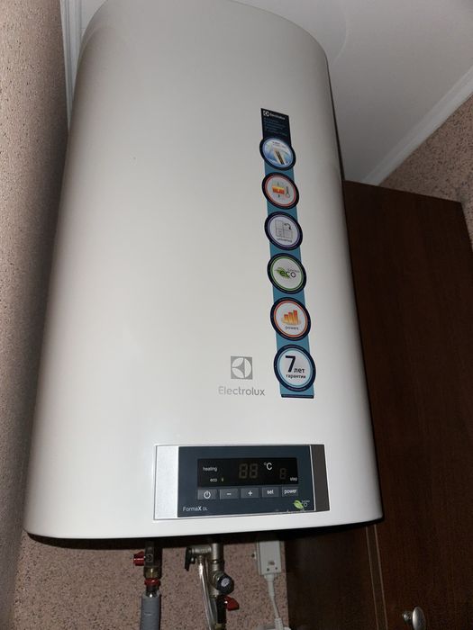 Продам бойлер Electrolux EWH 80 Formax DL на запчастини