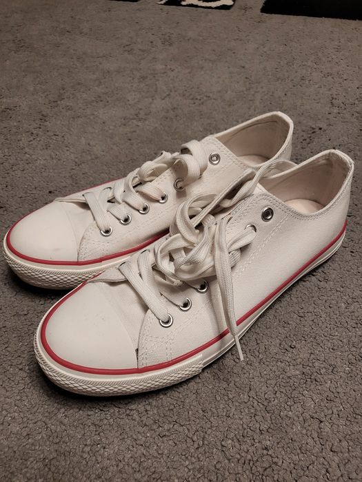 Białe trampki w bardzo dobrym stanie