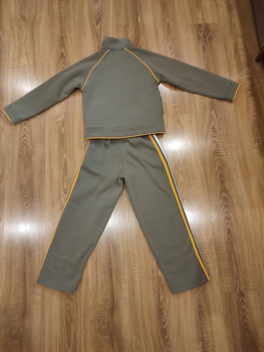 Ocieplany dres roz 140