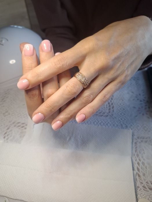 Манікюр та педікюр