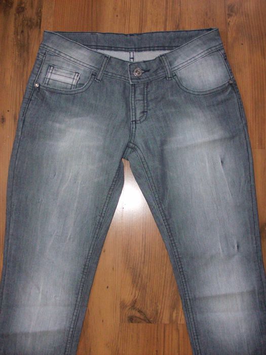 Długie spodnie jeansy R.38