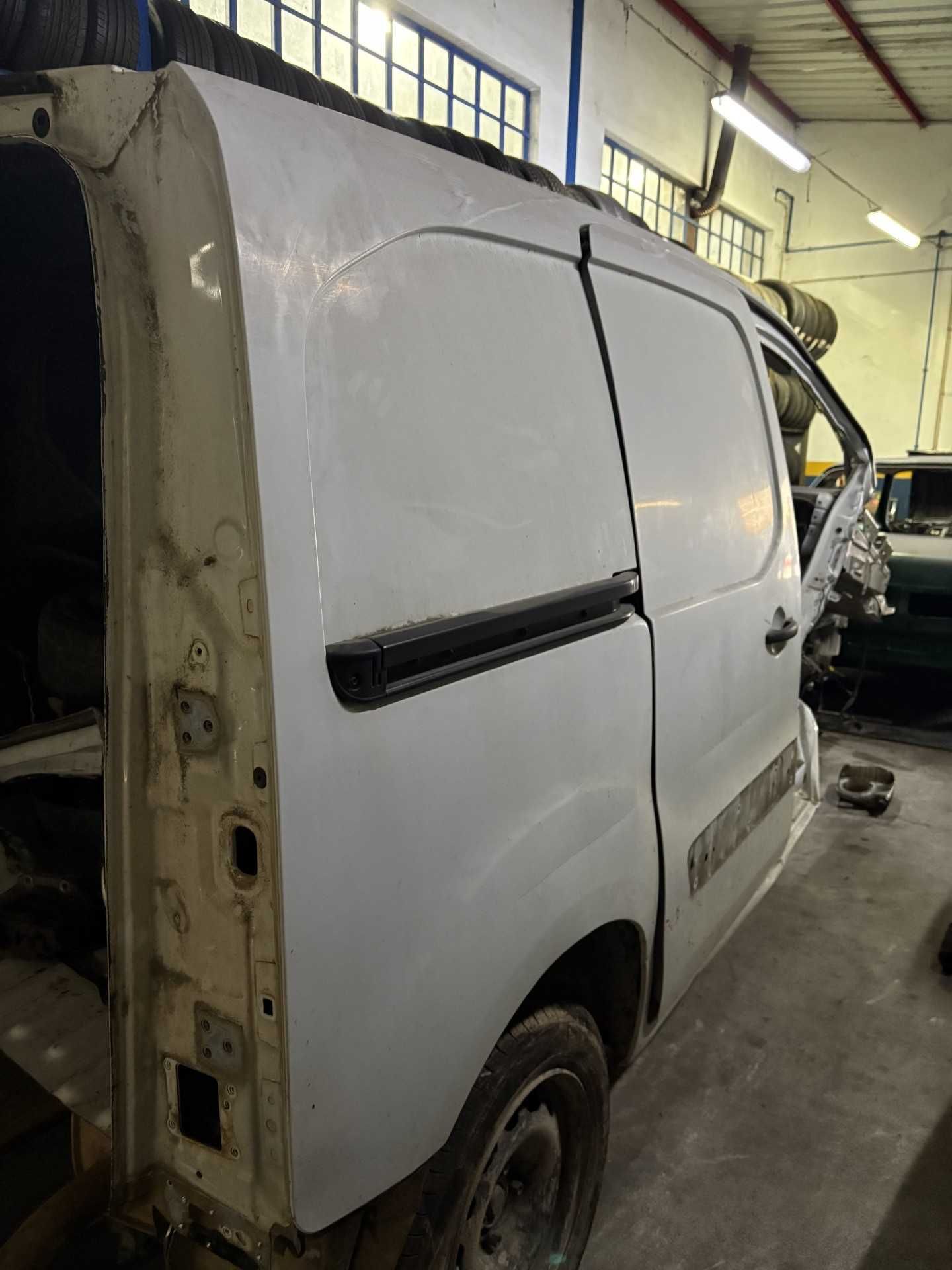 PAINEL DIREITO,  ESQUERDO E PORTA LATERAL PEUGEOT PARTNER /BERLINGO