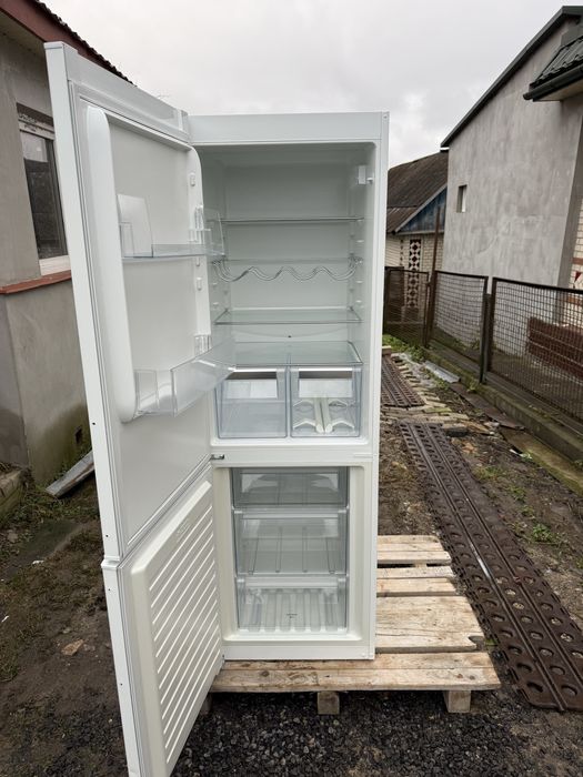 Холодильник Elektrolux